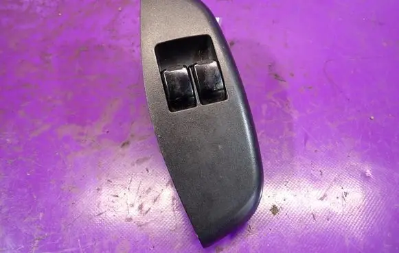 Chevrolet Aveo Quarter vent window switch 