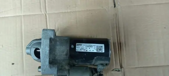 Peugeot 308 Starter motor 9674077280