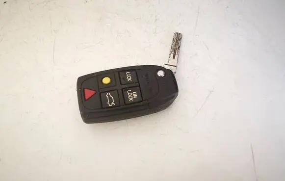 Volvo V70 Ignition key/card 
