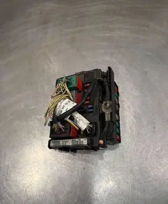 Citroen C5 Fuse module 9643498680