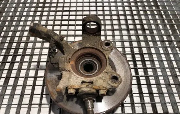 Volkswagen Transporter - Caravelle T4 Front wheel hub spindle knuckle