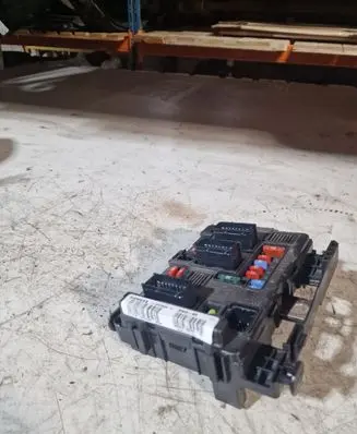 Peugeot Partner Fuse module 9650618280