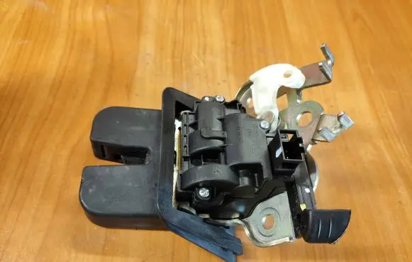 Audi Q5 SQ5 Tailgate/trunk/boot lock/catch/latch 8R0827505 0539130410