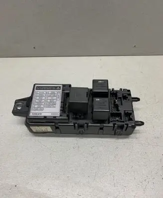 Volvo S40, V40 Fuse module 2G240038 9004