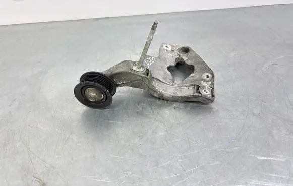 Jeep Grand Cherokee A/C compressor mount bracket VMMT0321 3310F