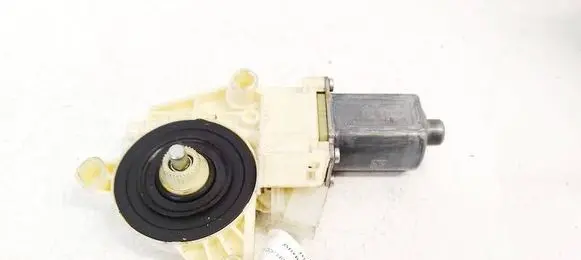 Mercedes-Benz E W212 Front door window regulator motor A2129066802