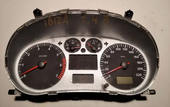 Seat Ibiza II (6k) Speedometer (instrument cluster) W06K090801C