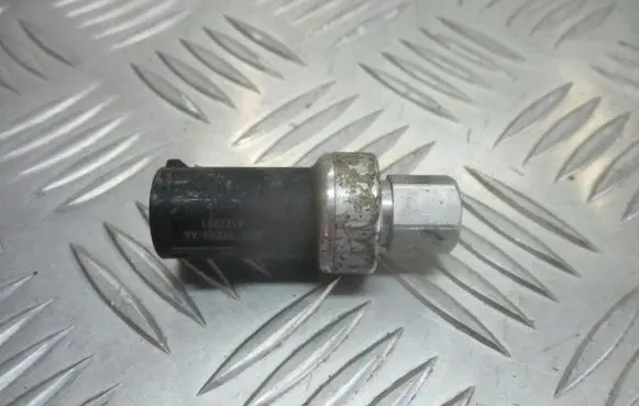 Ford C-MAX II Air conditioning (A/C) pressure sensor 6F93-19D594-AA