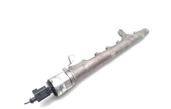 Volkswagen Touran II Fuel main line pipe 03L089H