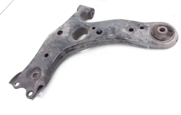 Toyota Auris E180 Front lower control arm/wishbone