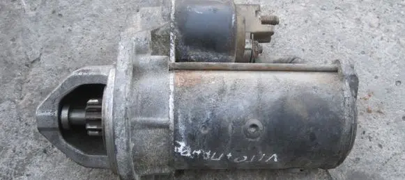 Mercedes-Benz Vito Viano W639 Starter motor 0051511301
