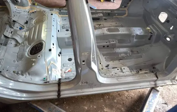 Audi A1 Pillar (middle) 
