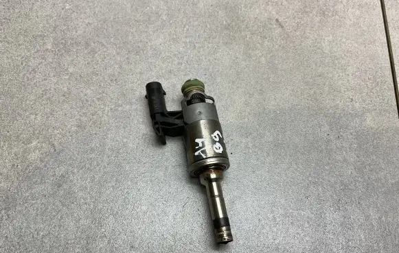 Audi A4 S4 B9 Fuel injector 04E906036Q