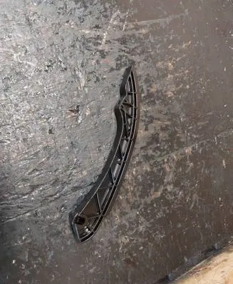 BMW 5 E39 Slide rail for timing chain 1703717 1928402677