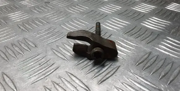 Mercedes-Benz E W212 Fuel Injector clamp holder