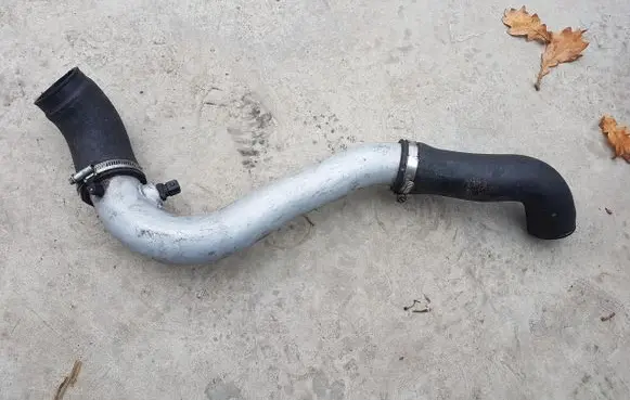 BMW 3 E46 Intercooler hose/pipe 2247324