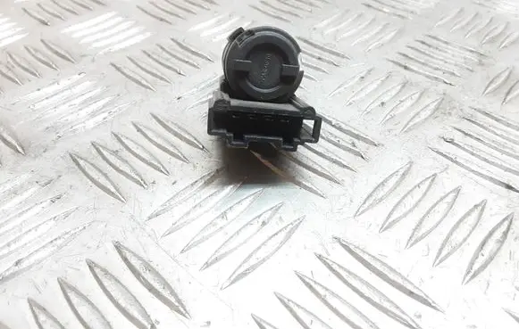 Volkswagen Golf IV Brake pedal sensor switch 1J09455110