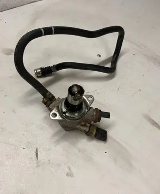 Audi A6 C7 Fuel injection high pressure pump 07L127026J