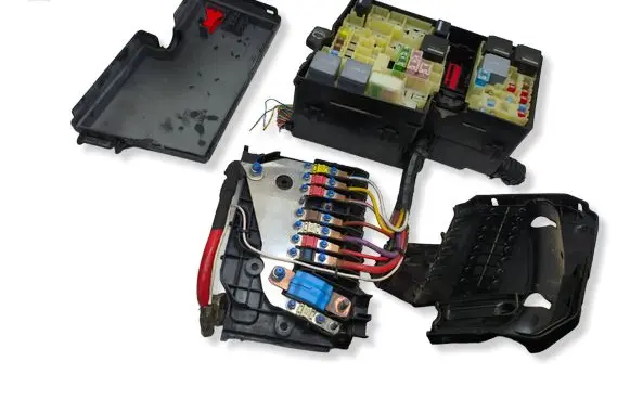 Ford Focus Fuse module F1ET14K733AHG