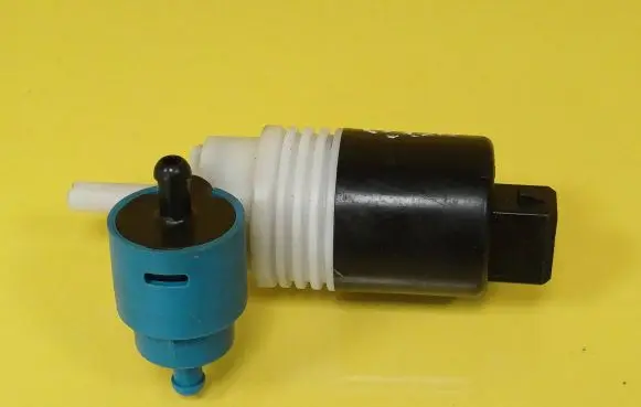 Volkswagen Polo Windscreen/windshield washer pump 1H6955651