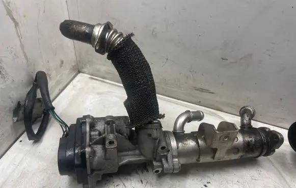 Land Rover Range Rover L322 EGR valve cooler 6H4Q9Y493CC
