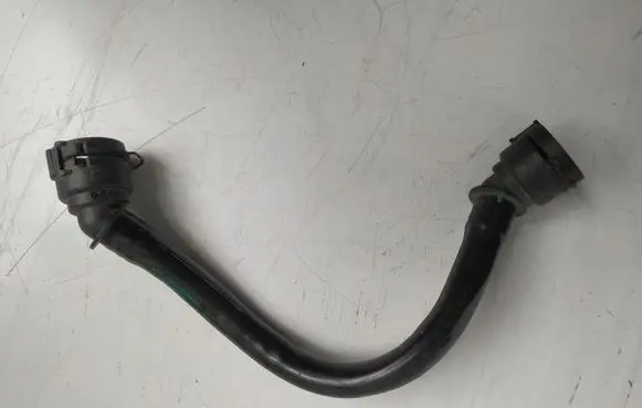 BMW i8 Engine coolant pipe/hose 17127640850 7640850