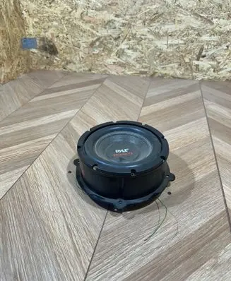 Audi Q7 4L Front door speaker
