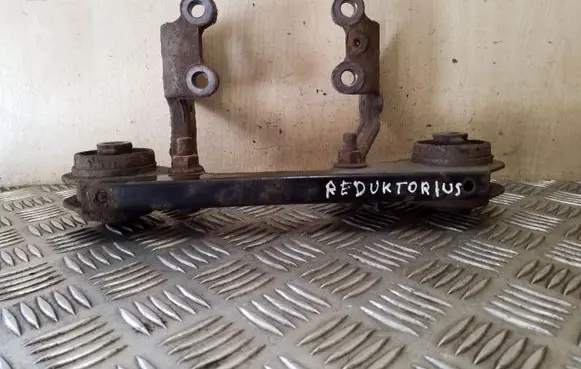 Nissan Juke I F15 Rear differential/diff mount bracket 