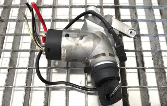 Mercedes-Benz Sprinter W901 W902 W903 W904 Ignition lock A9014600104