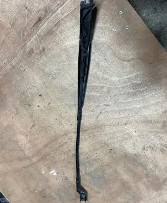 Volkswagen PASSAT B6 Front wiper blade arm 3C1955410B