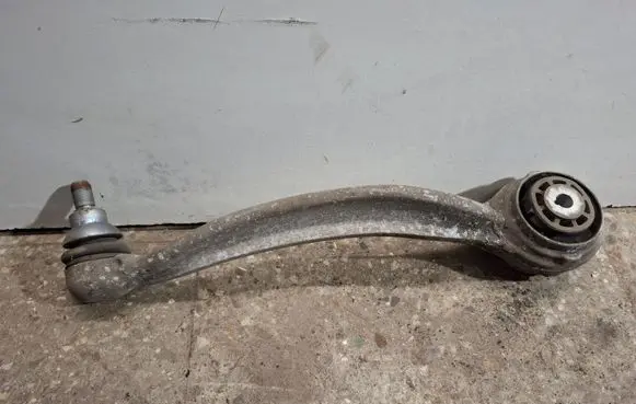Mercedes-Benz C W205 Front lower control arm/wishbone 20505