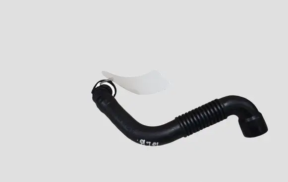 Volkswagen PASSAT B6 Breather hose/pipe 03G103493Q