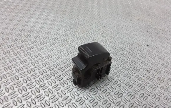 Toyota Hilux (N80, N90, N100, N110) Electric window control switch