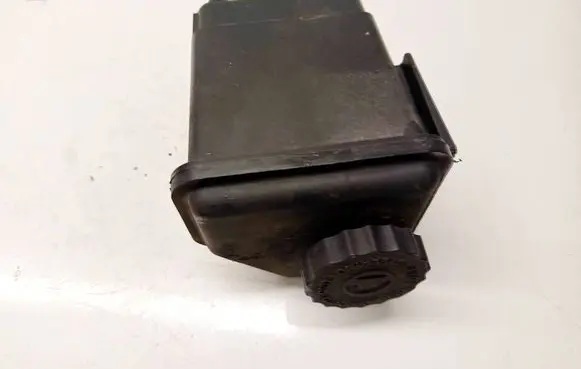 Dodge Magnum Power steering fluid tank/reservoir 04782345AC