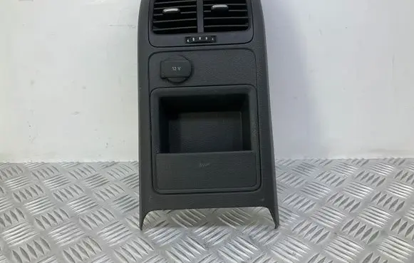 Volkswagen Jetta VI Rear air vent grill 5C6864298F 5C6863289E 5C6863383OT