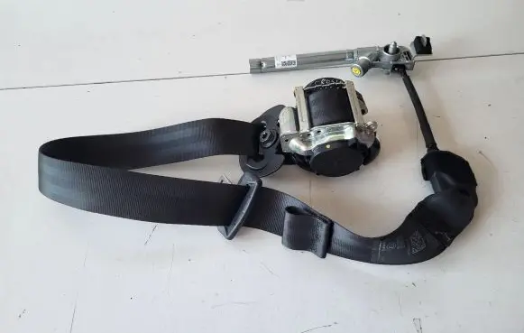 Opel Crossland X Front seatbelt 39047216