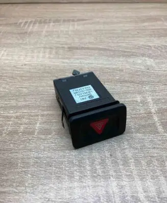 Volkswagen Golf IV Hazard light switch 1J0953235J