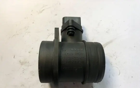 Skoda Octavia Mk2 (1Z) Mass air flow meter 0281002531 038906461B