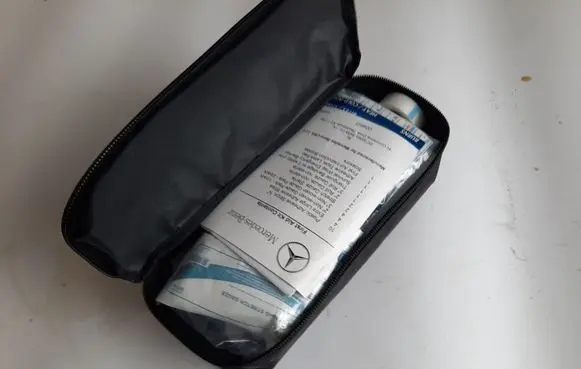 Mercedes-Benz CLA C117 X117 W117 First aid kit Q4860043