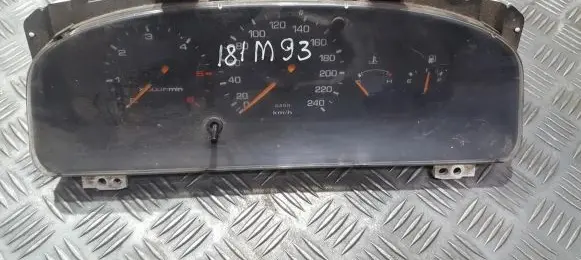 Mazda 626 Speedometer (instrument cluster)