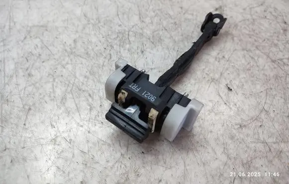 Opel Insignia A Front door check strap stopper 13229021