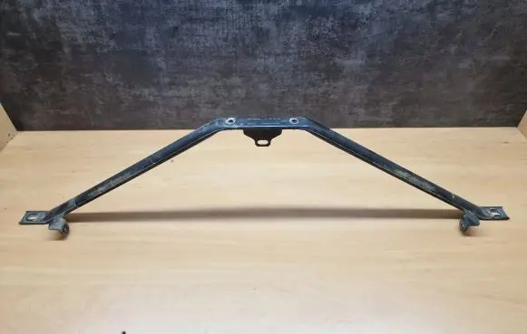 BMW 5 E60 E61 Radiator support slam panel bracket 7033745 10031013 17240406