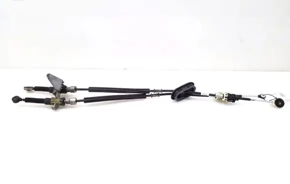 Nissan Juke I F15 Gear shift cable linkage 