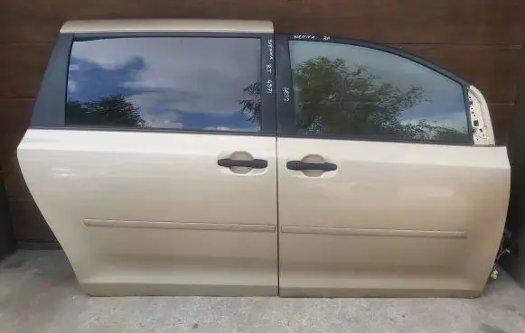Toyota Sienna XL30 III Front door