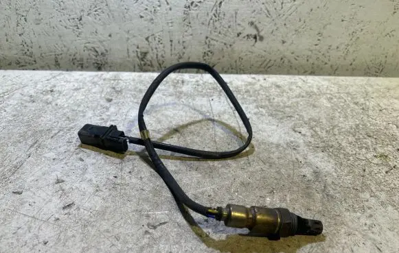 Volkswagen Touran II Lambda probe sensor 03L906263A