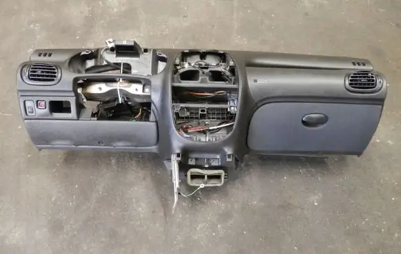 Peugeot 206 Dashboard PEUG206DESK