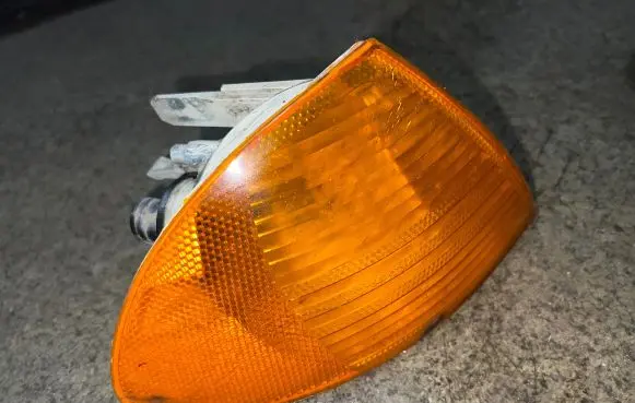 BMW 3 E46 Front indicator light 1315106141