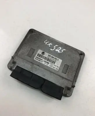 Skoda Fabia Mk1 (6Y) Engine control unit/module ECU 03E906033A