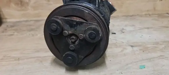 Volvo V50 Air conditioning (A/C) compressor (pump)