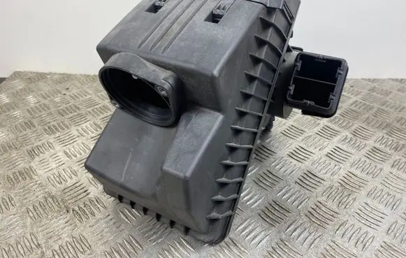 KIA Sorento IV Air filter box